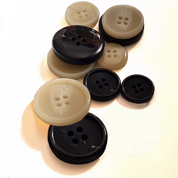 4-Hole Faux Horn Button