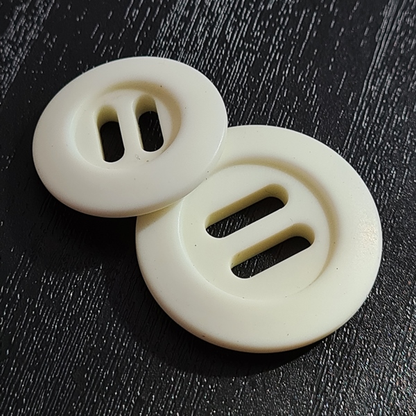 2-Hole Long Holes Button