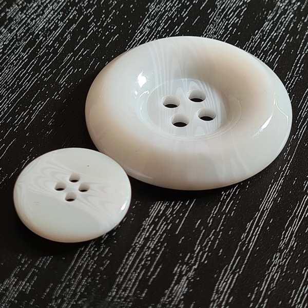 4-Hole Chunky Button