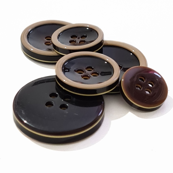 4-Hole Plastic Gloss Button