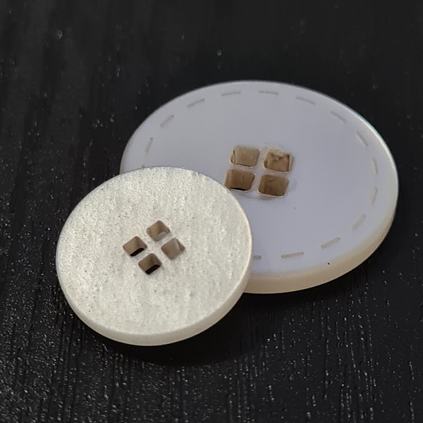 4-Hole Mirror Button