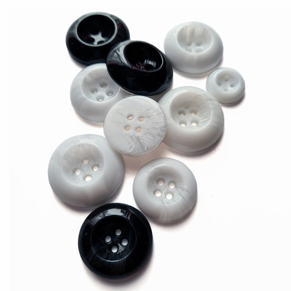 4-Hole Chunky Button