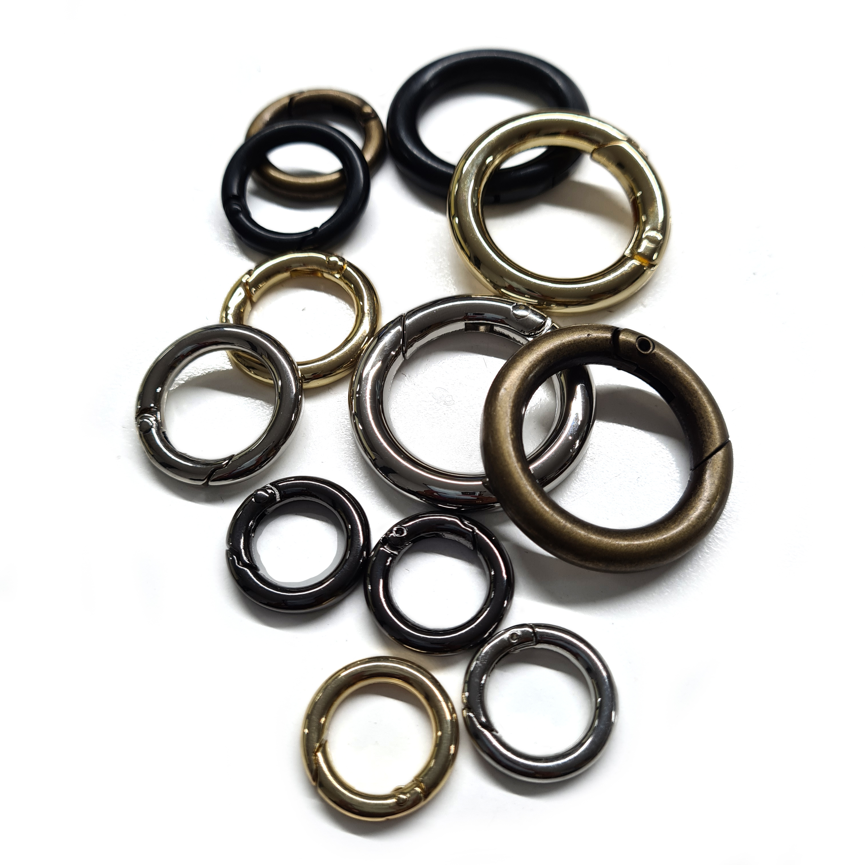 METAL HINGED RING