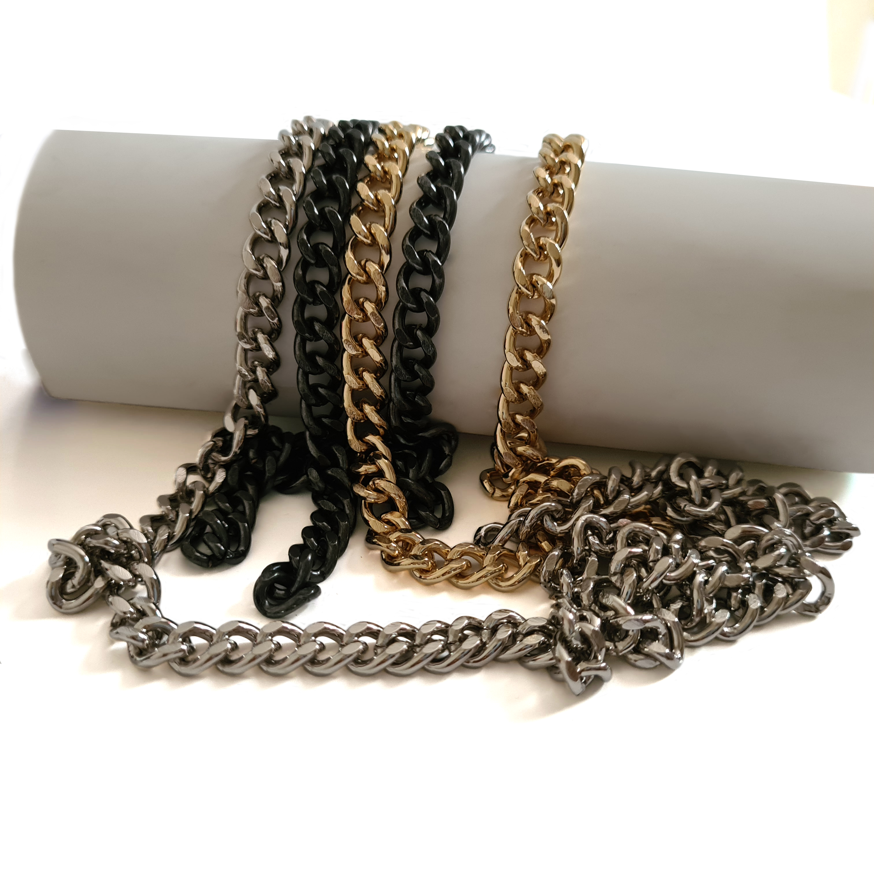 Heavy Metal Curb Chain